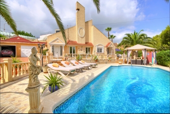 1172, RESERVED!  3-bedroom luxury villa on large corner plot, Las Comunicaciones, San Miguel de Salinas