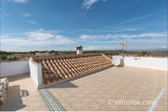 35-1200_las_comunicaciones_luxury_villa_for_sale_with_pool_from_villas_fox-60