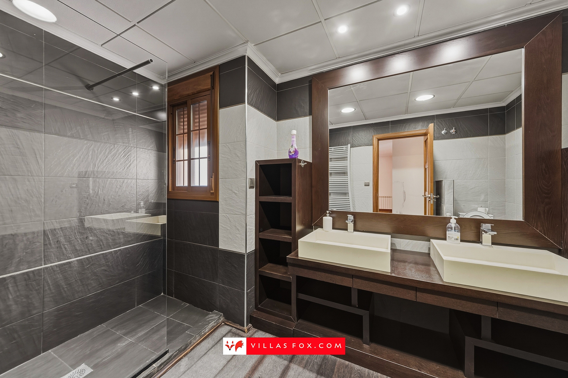 San Miguel de Salinas luxury top-floor apartment with solarium and garage spaces-12