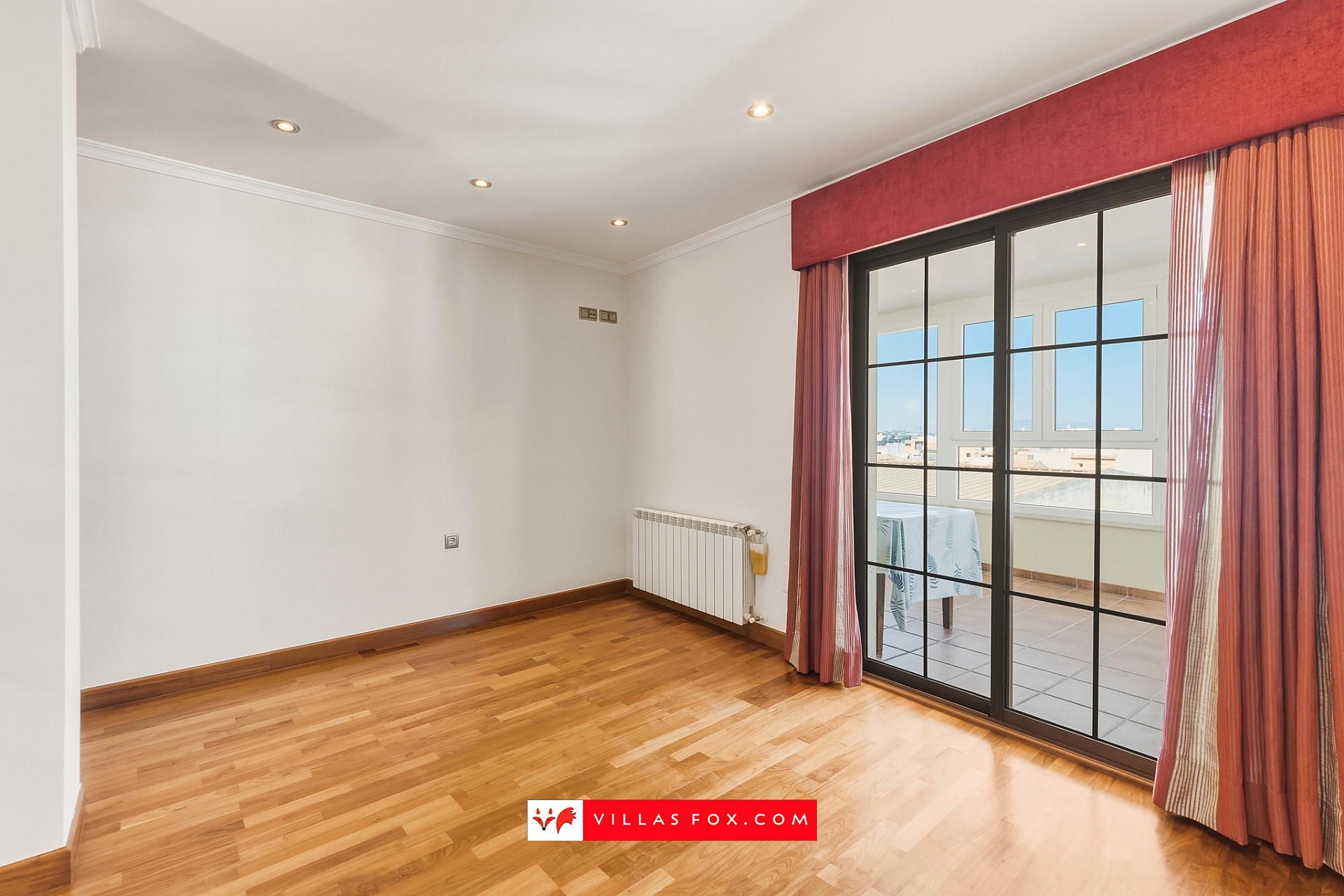 San Miguel de Salinas luxury top-floor apartment with solarium and garage spaces-16