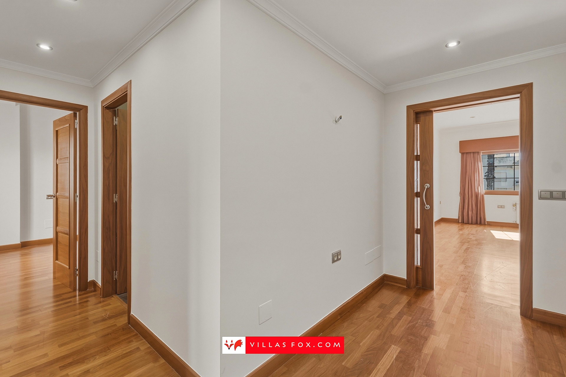 San Miguel de Salinas luxury top-floor apartment with solarium and garage spaces-19