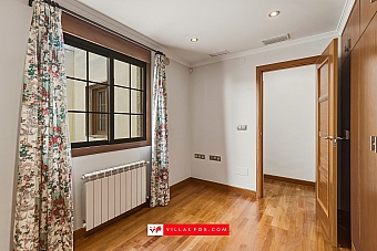 San Miguel de Salinas luxury top-floor apartment with solarium and garage spaces-21