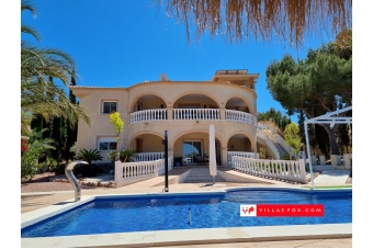 Las Comunicaciones 7-bedroom villa on large corner plot, San Miguel de Salinas-01