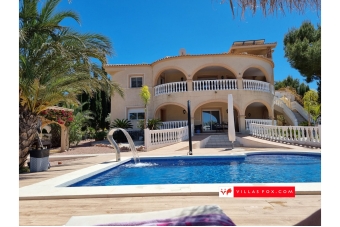 Las Comunicaciones 7-bedroom villa on large corner plot, San Miguel de Salinas-07