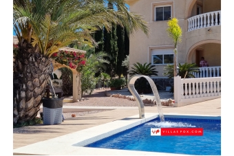 Las Comunicaciones 7-bedroom villa on large corner plot, San Miguel de Salinas-08