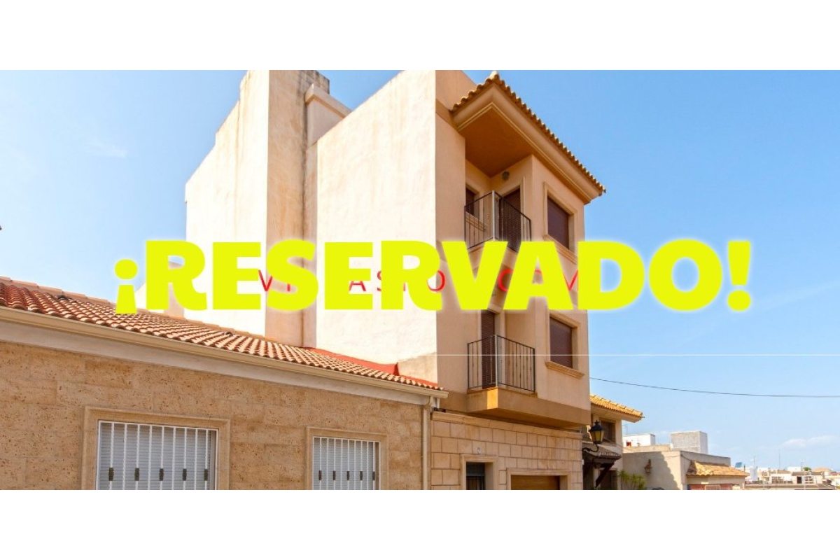 RESERVED! San Miguel de Salinas townhouse with large garage, commercial unit and private solarium