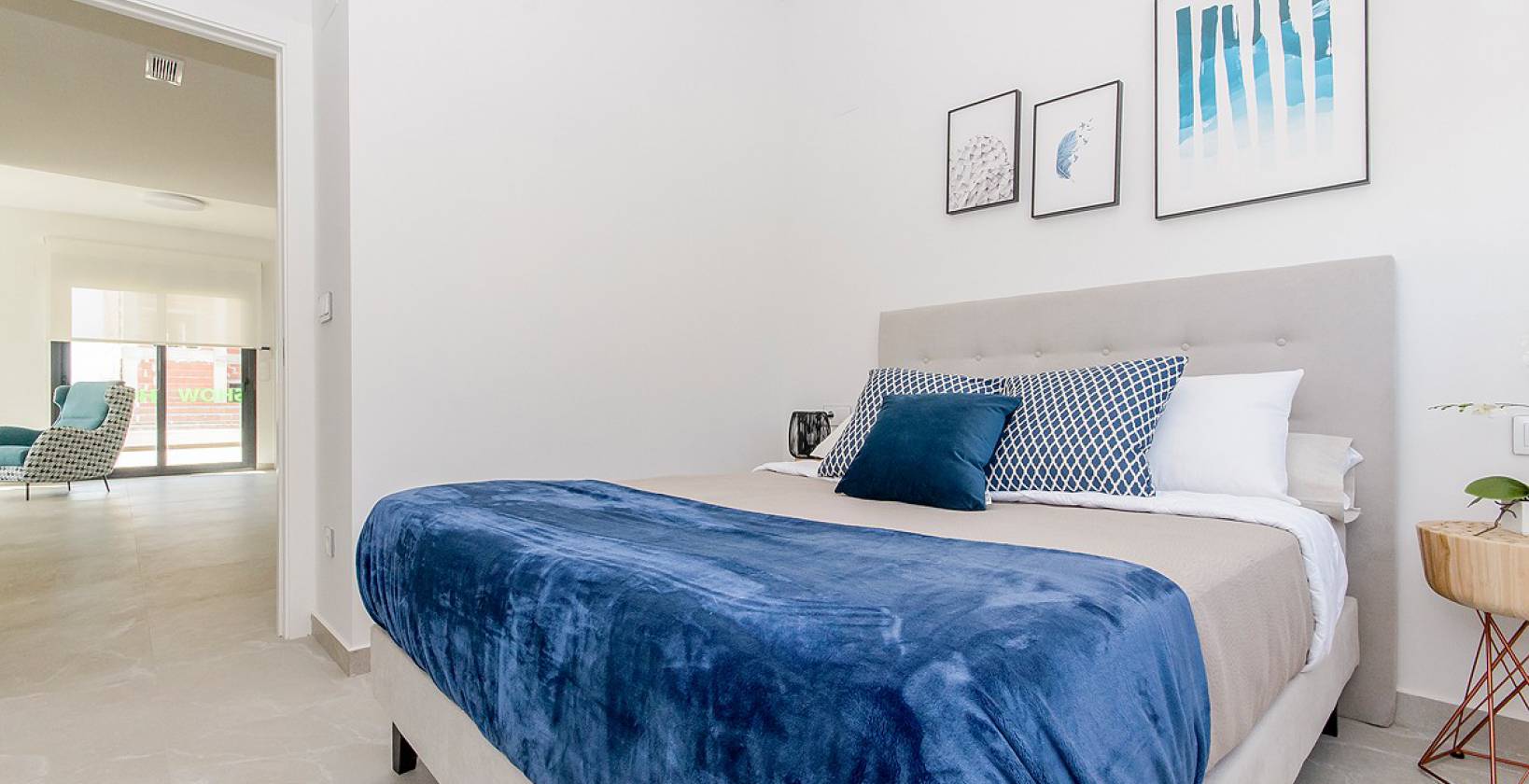 New-build 2 bath - 2 bed apartment with private solarium and swiming pool