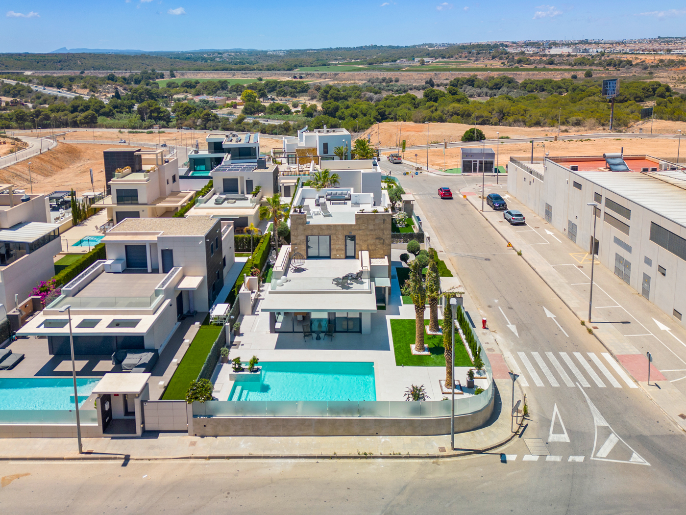 Detached villa 4 beds 4 baths luxury finish Campoamor