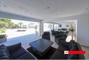 Las Comunicaciones San Miguel de Salinas large luxury villa for sale from Villas Fox-143