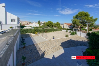 Las Comunicaciones San Miguel de Salinas large luxury villa for sale from Villas Fox-128