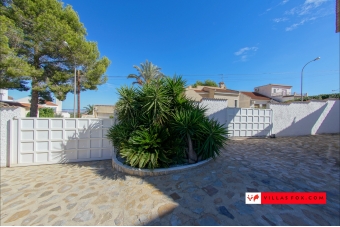 Las Comunicaciones San Miguel de Salinas large luxury villa for sale from Villas Fox-135