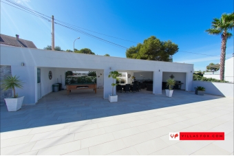 Las Comunicaciones San Miguel de Salinas large luxury villa for sale from Villas Fox-052