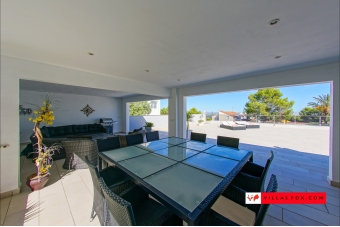 Las Comunicaciones San Miguel de Salinas large luxury villa for sale from Villas Fox-148