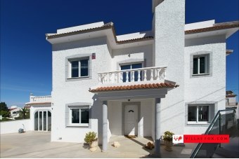 Las Comunicaciones San Miguel de Salinas large luxury villa for sale from Villas Fox-152