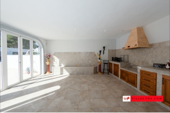 Las Comunicaciones San Miguel de Salinas large luxury villa for sale from Villas Fox-150