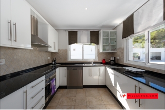 Las Comunicaciones San Miguel de Salinas large luxury villa for sale from Villas Fox-155