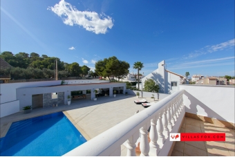 Las Comunicaciones San Miguel de Salinas large luxury villa for sale from Villas Fox-085