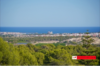 Las Comunicaciones San Miguel de Salinas large luxury villa for sale from Villas Fox-133