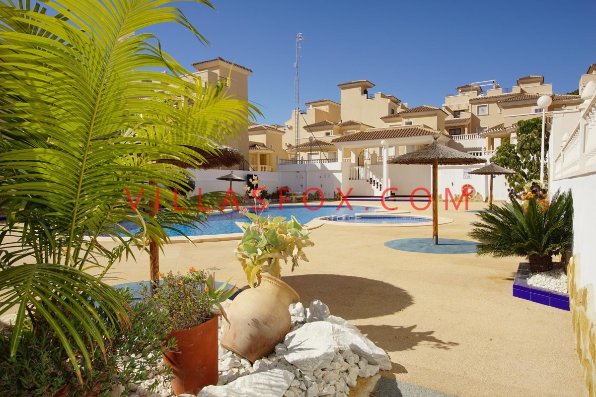 3-bedroom villa with underbuild, communal pool, Res. Los Alcores, San Miguel de Salinas