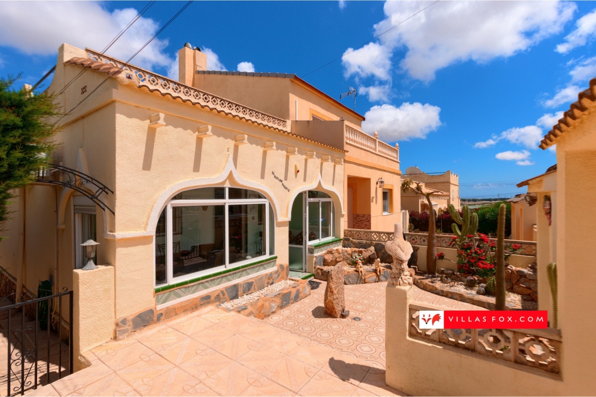 RESERVED!  2-bedroom semi-detached villa with gardens, private solarium, conservatory, Balcón de la Costa Blanca, San Miguel de Salinas