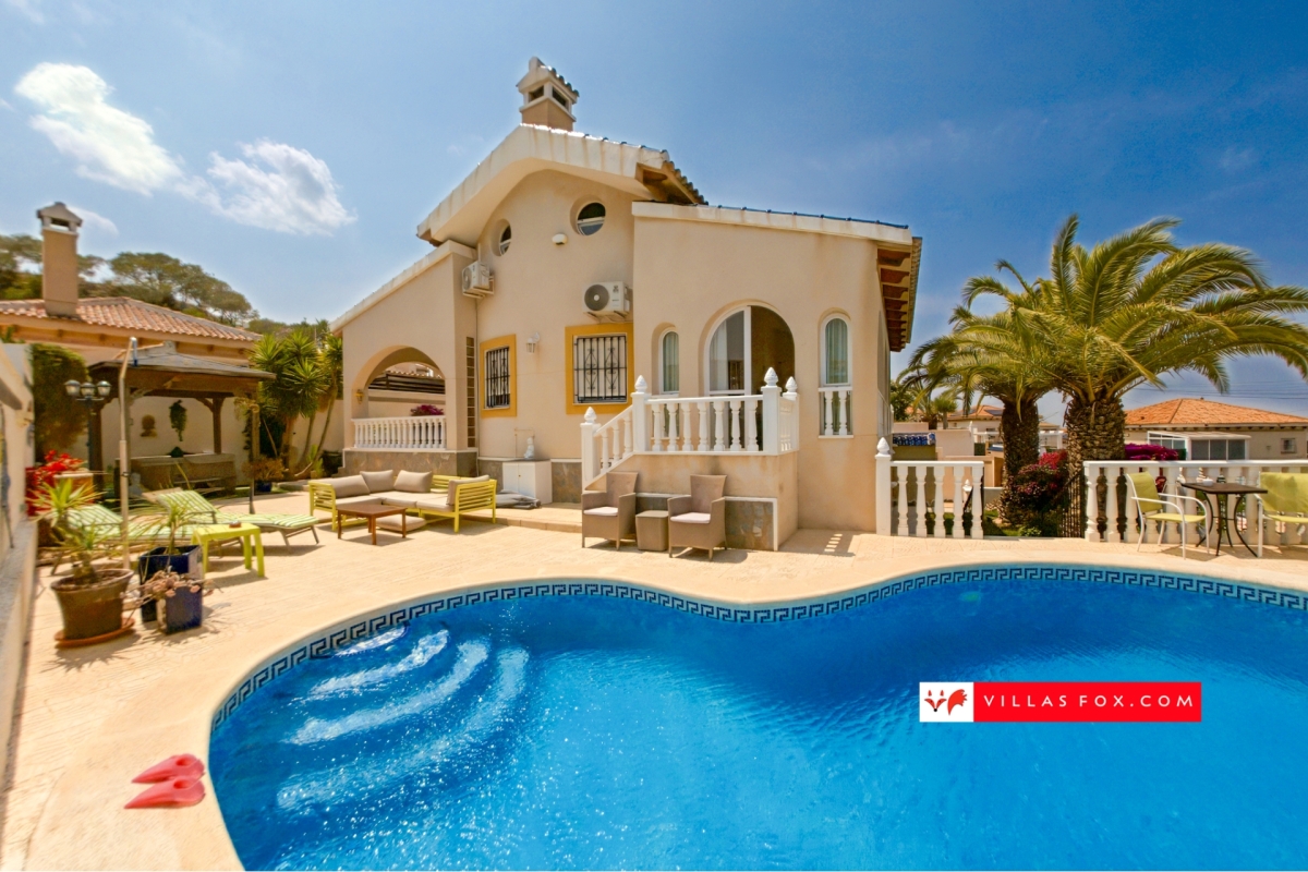 Villas María 4-bedroom luxury detached villa with pool and garage, San Miguel de Salinas
