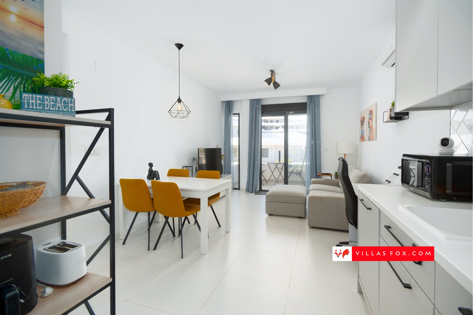 Residencial Angelina, Bloque III, 1st-floor, south-facing, 2-bedroom, 2-bathroom apartment with garage and storage, San Miguel de Salinas town centre