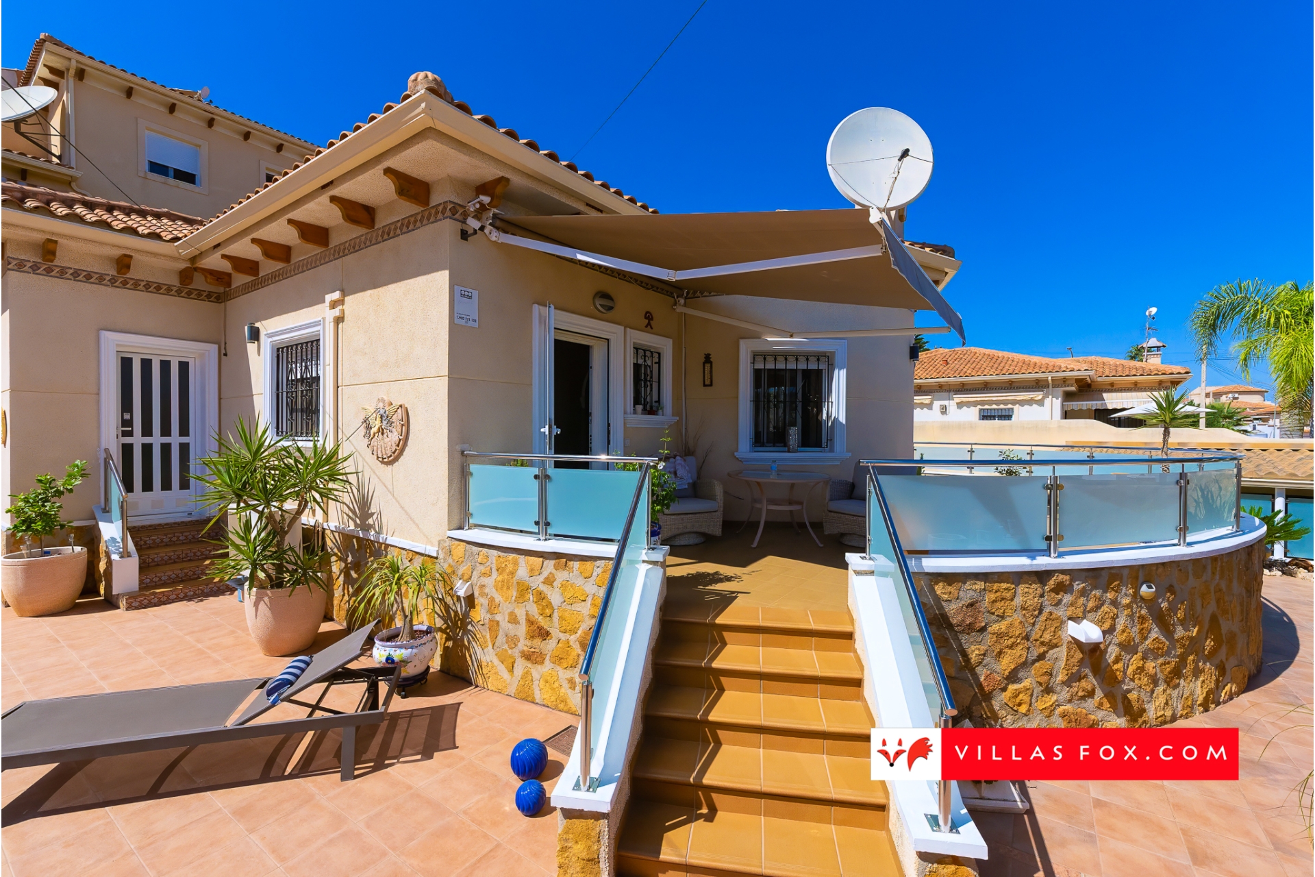 3-bedroom bungalow villa, Villas María with private pool, summer kitchen and carport