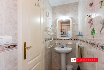 San Miguel de Salinas ground-floor apartment town centre-17