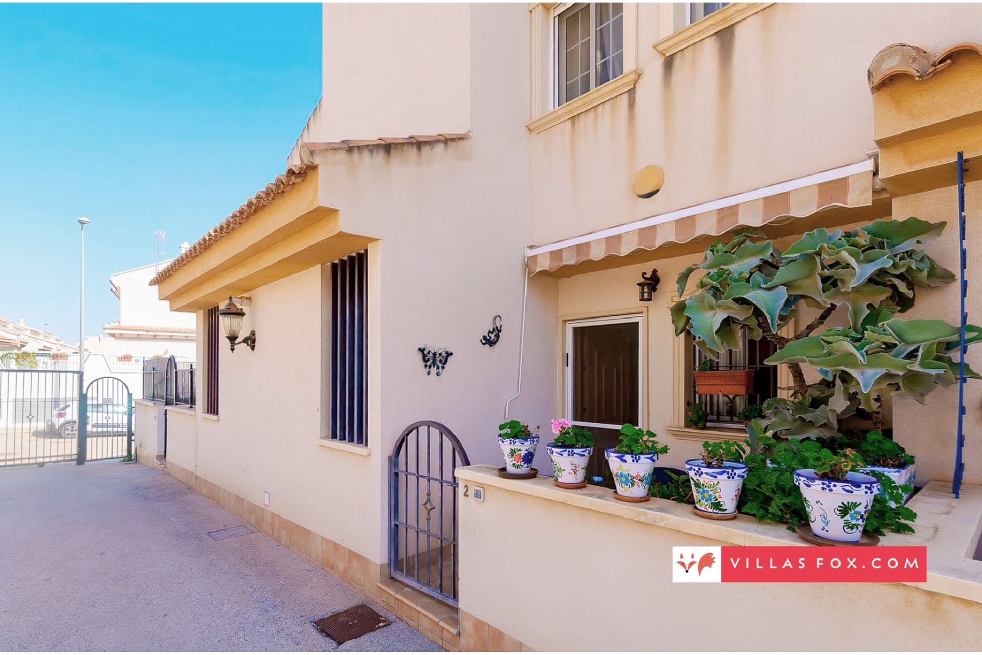 3-bedroom townhouse, Res. Flamencos, San Miguel de Salinas with large underbuild, pool