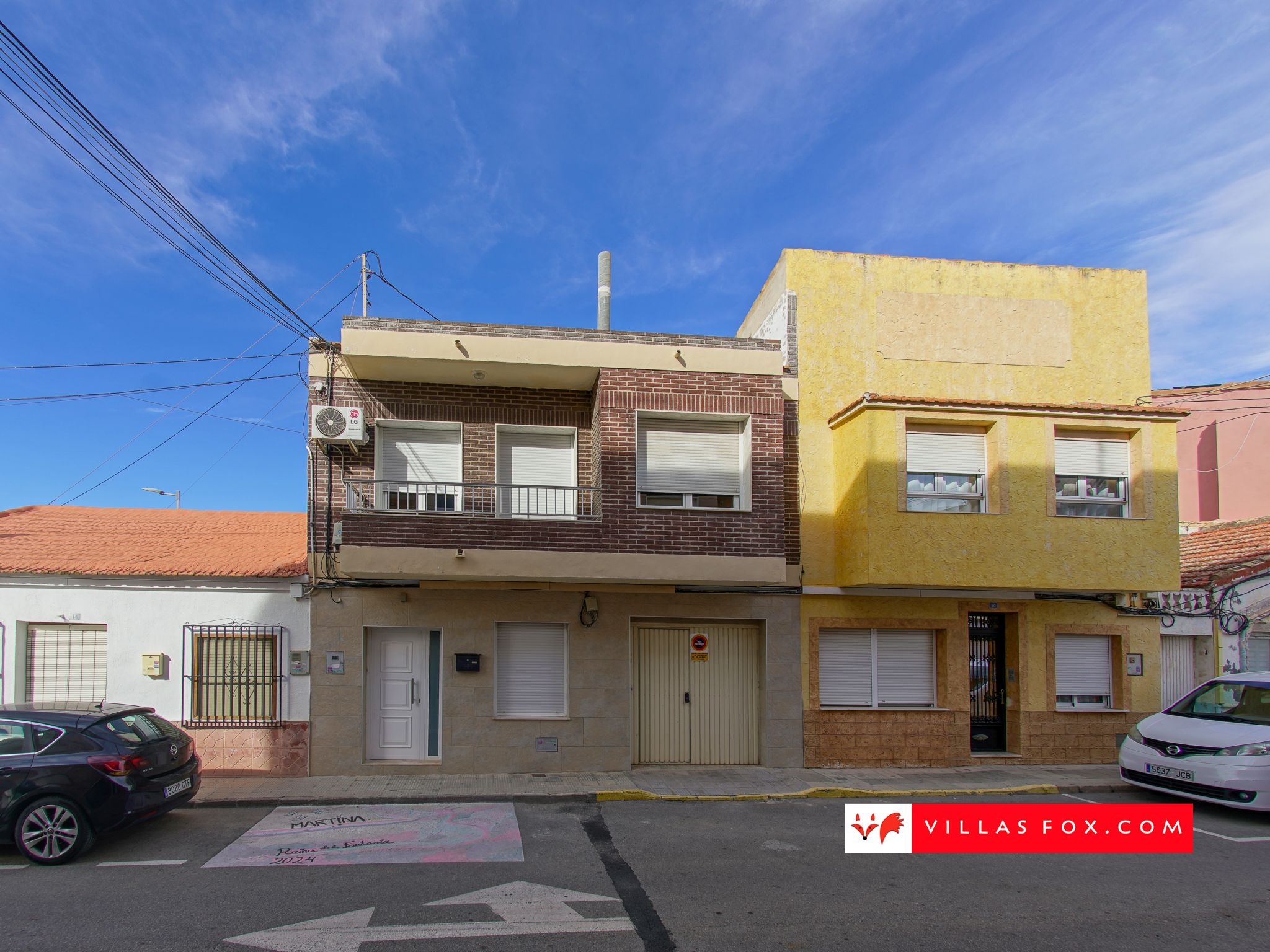 3-bedroom townhouse on 2 floors with patio, solarium and garage, San Miguel de Salinas town centre