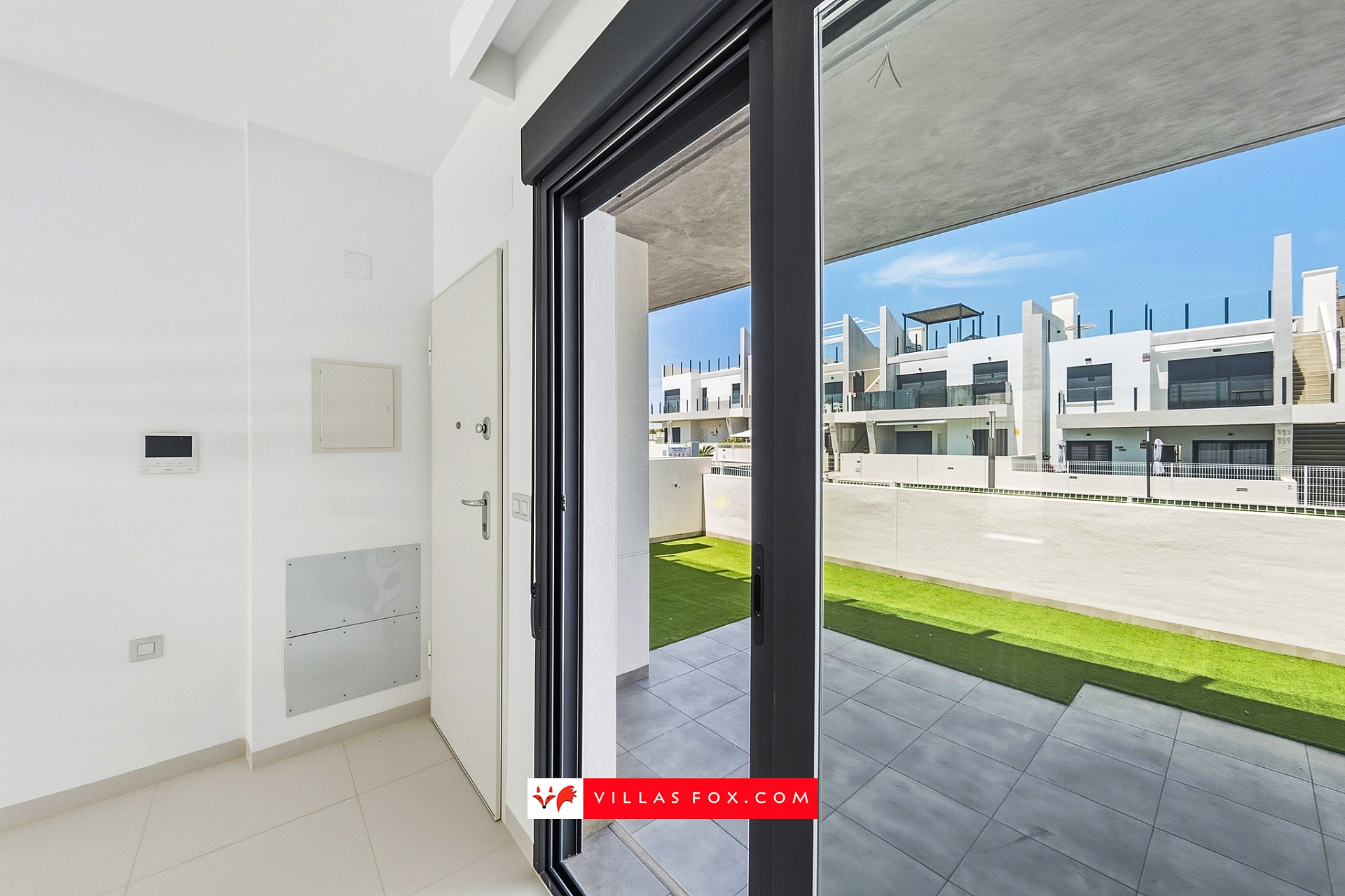 Saoco II resale apartment, stunning modern luxurious ground-floor apartment in San Miguel de Salinas!