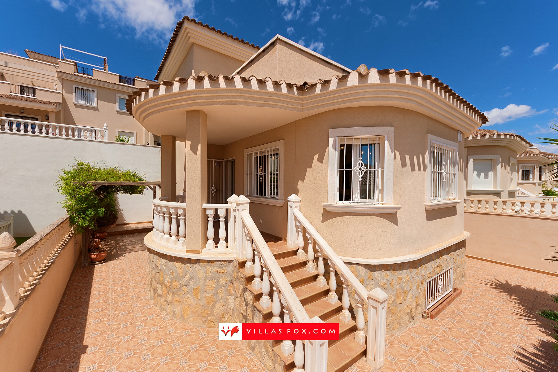 Los Alcores Mirador de San Miguel de Salinas villa for sale-44