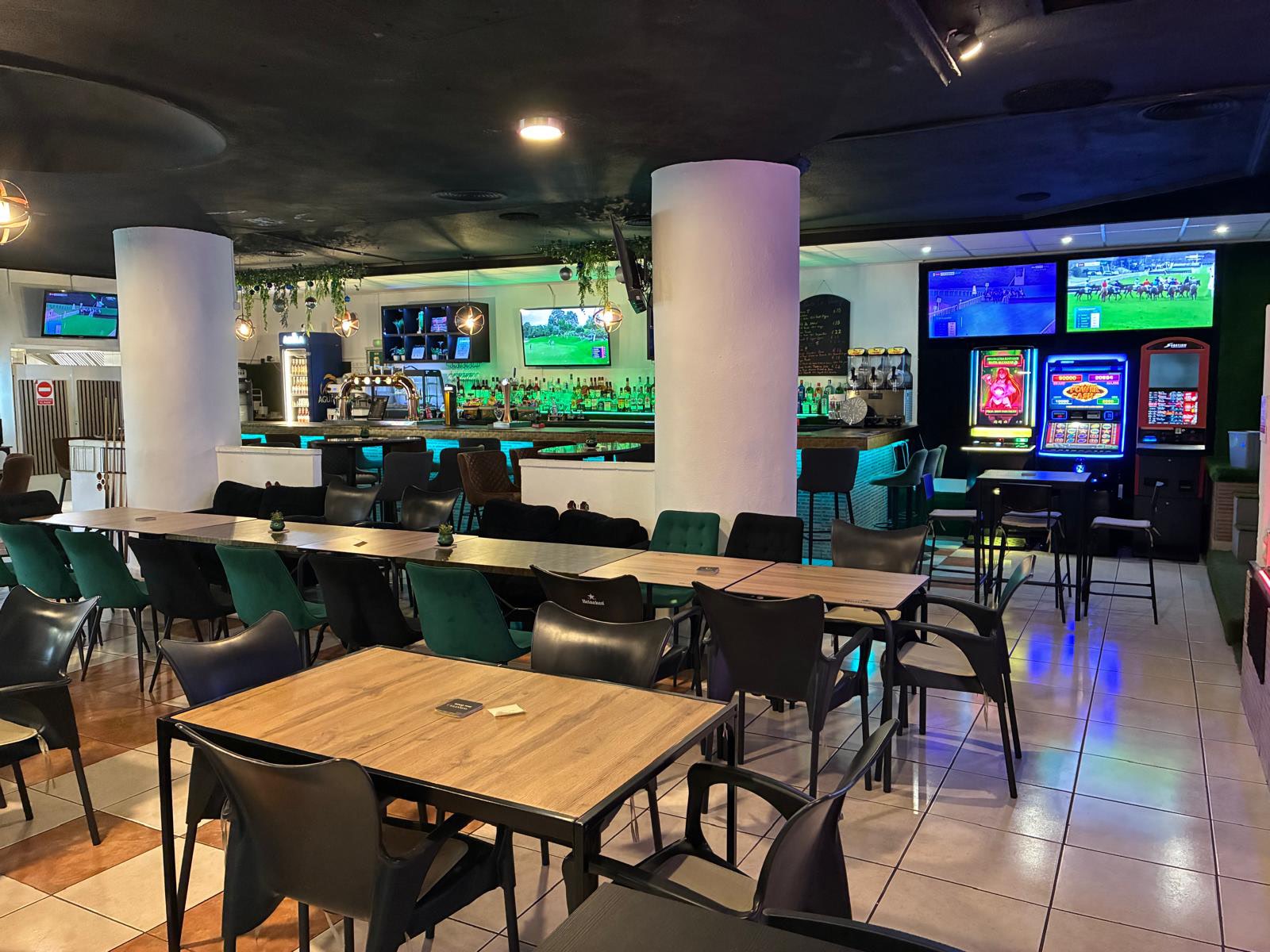Bar-restaurant- venue traspaso - San Miguel de Salinas - FANTASTIC OPPORTUNITY!