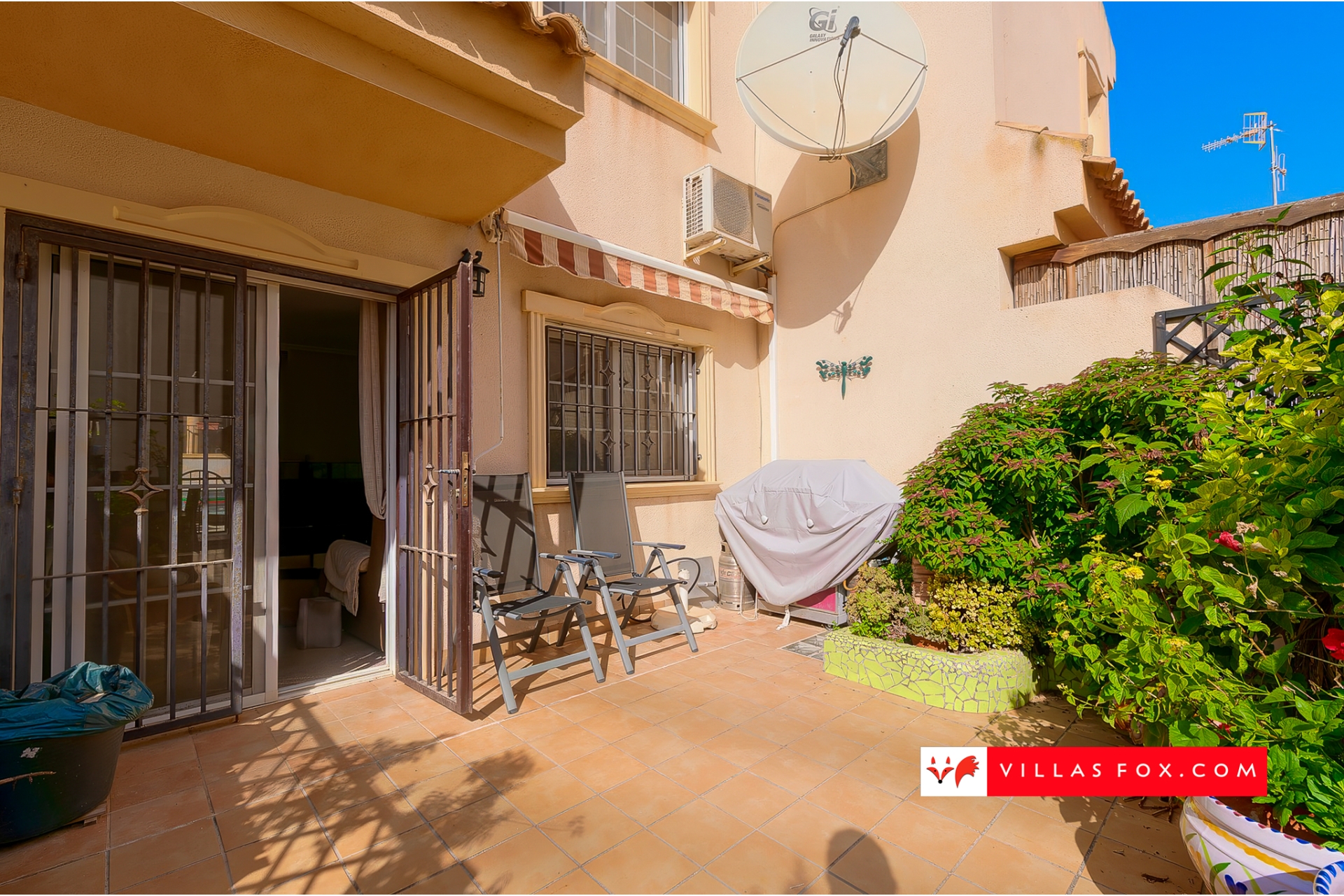 3-bedroom townhouse, Res. Flamencos, San Miguel de Salinas with large underbuild, pool