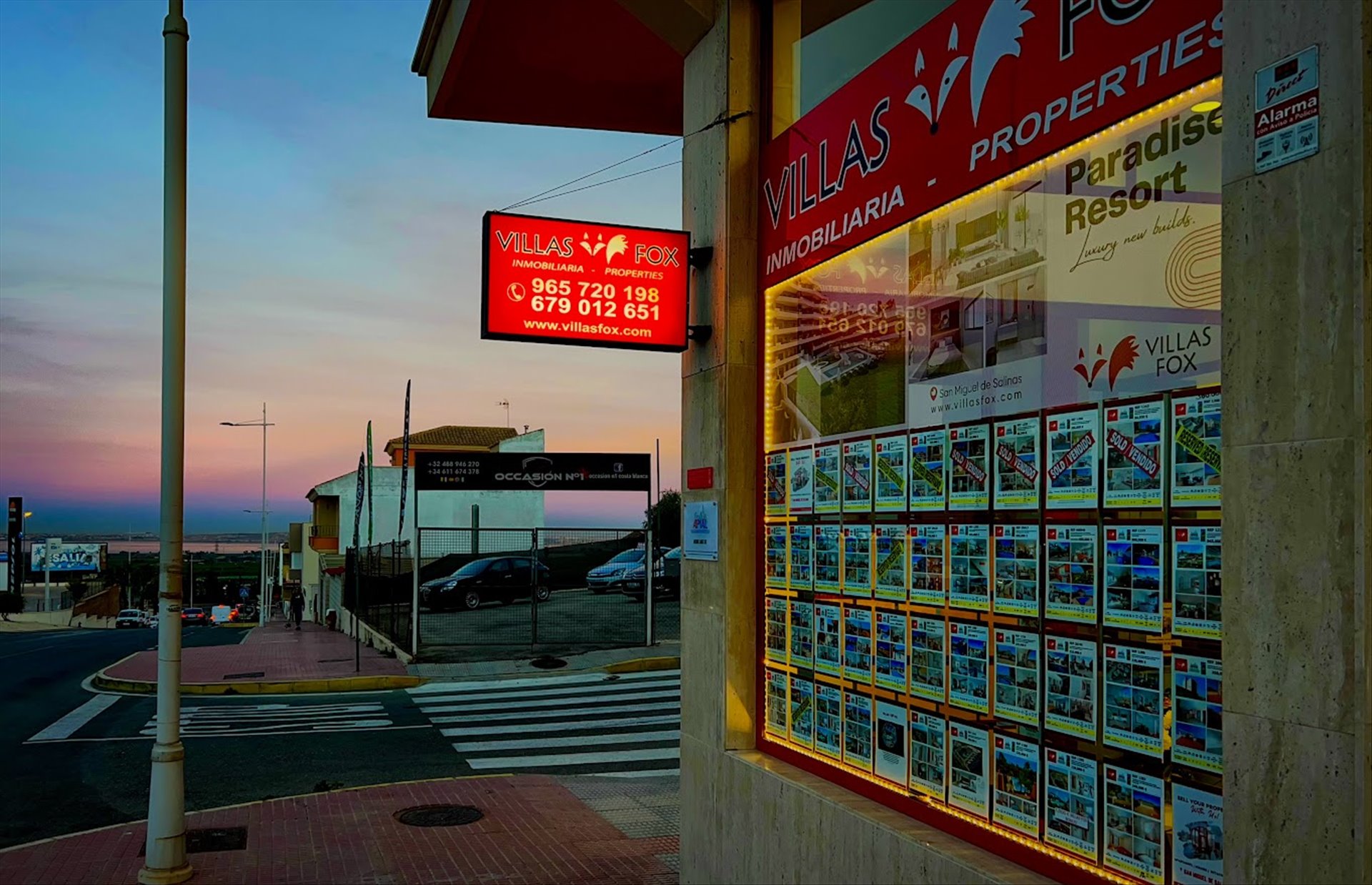 Villas Fox office